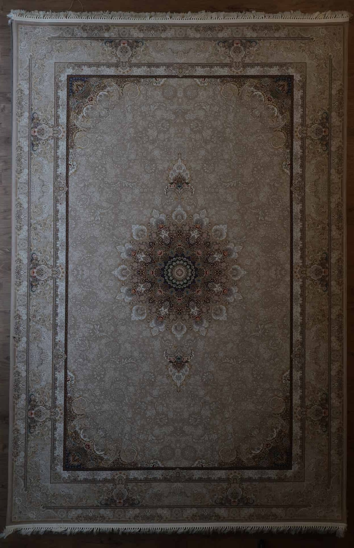 Persischer Sarug Maschinenteppich, beige, zentrales Medaillon