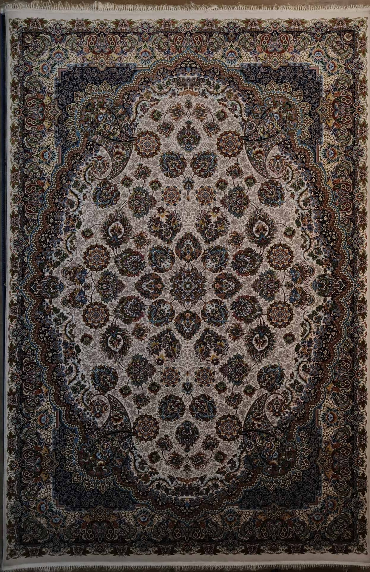 Persischer Hosseinabad Maschinenteppich, cremefarben, florales Medaillon