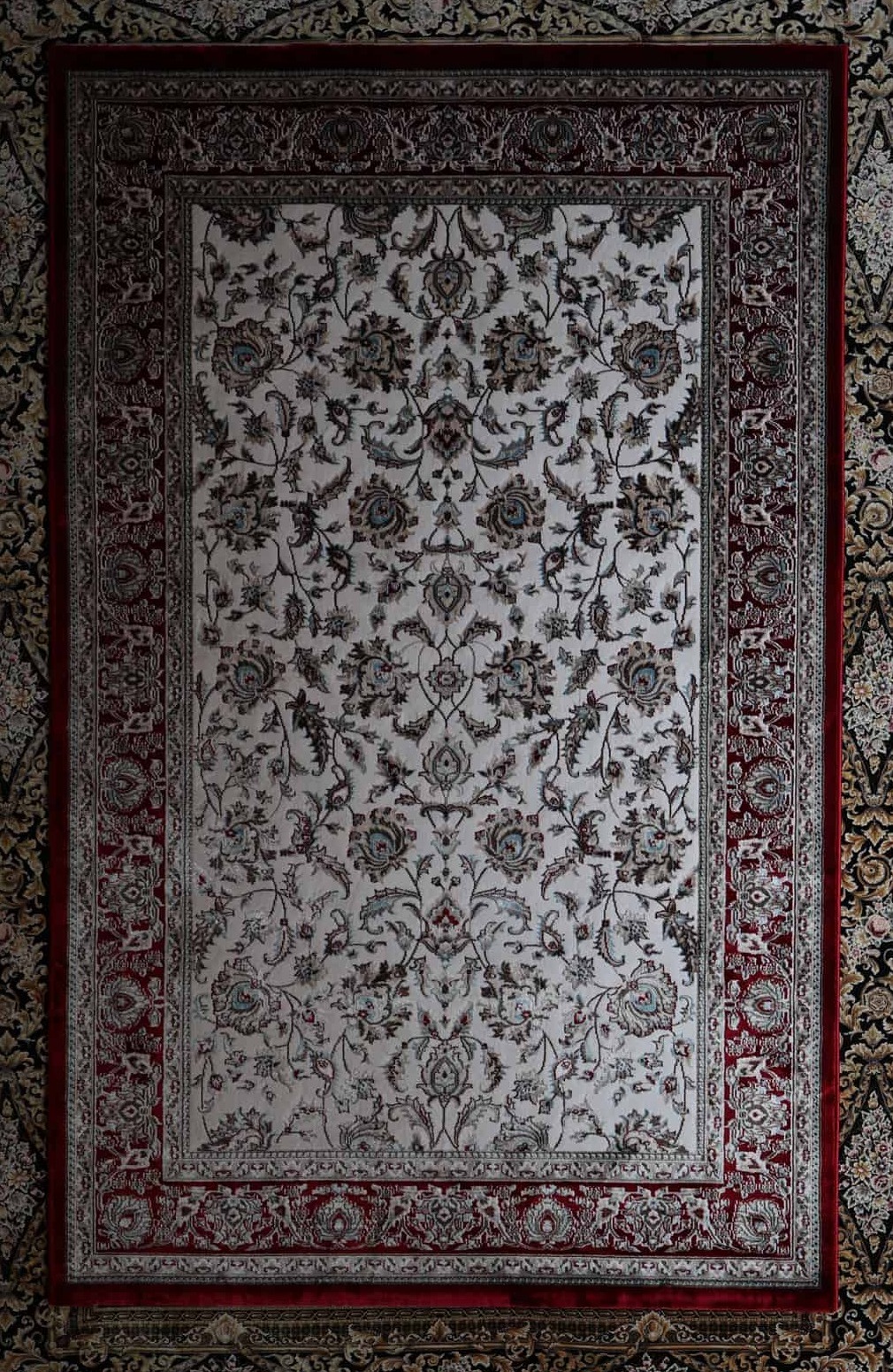 Persischer Sarug Maschinenteppich, creme, rot, floral