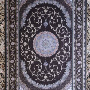 Persischer Teppich, dunkelbraun, Medaillonmuster, florale Ornamente, filigrane Borte