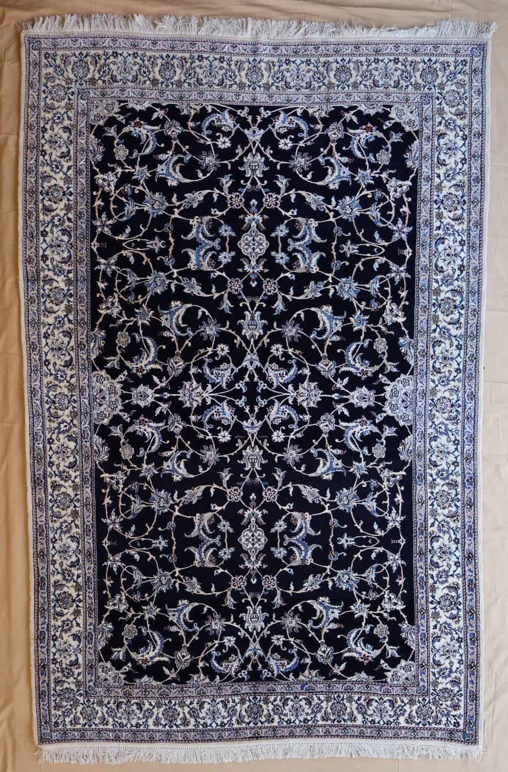 persische handgeknüpftteppich, dunkelblau, florales Muster