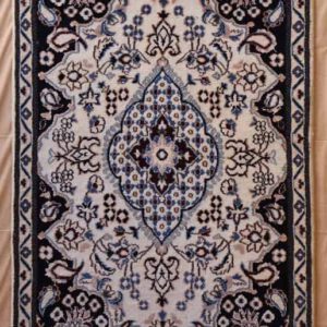 persischer handgeknüpftteppich, creme, dunkelblau, Medaillon